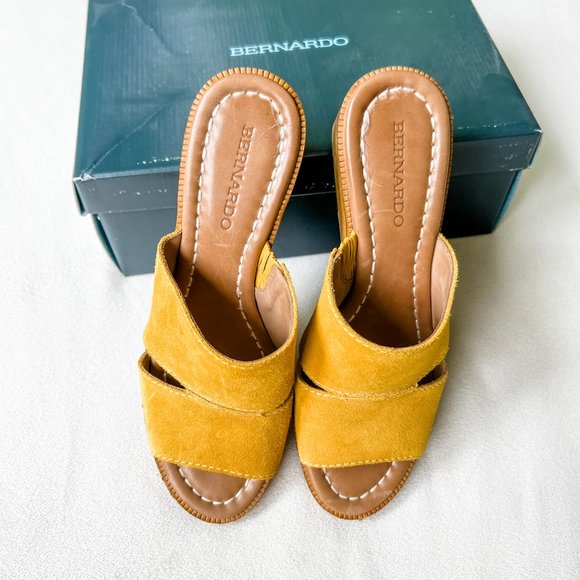 Anthropologie Bernardo "Kara" Suede Wedge Sandals - Picture 3 of 9